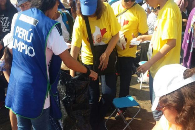 PAPA FRANCISCO | SE RECOGIERON 40 TONELADAS DE BASURA EN HUANCHACO Y TRUJILLO