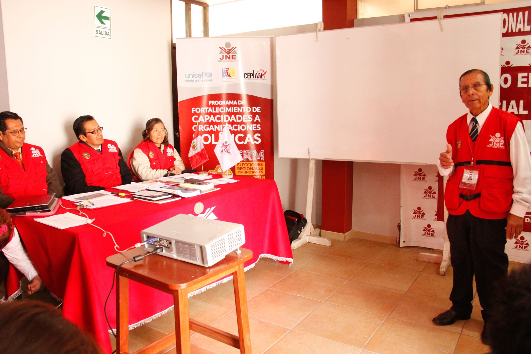 ELECCIONES 2018 JEE PUNO ADVIERTA DEMORA EN INSCRIPCIÓN DE LISTAS DE