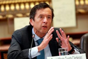 ES NECESARIO PORTENCIAS LA GESTIÓN PÚBLICA PARA QUE EL PERÚ PUEDA ELEVAR SU COMPETITIVIDAD