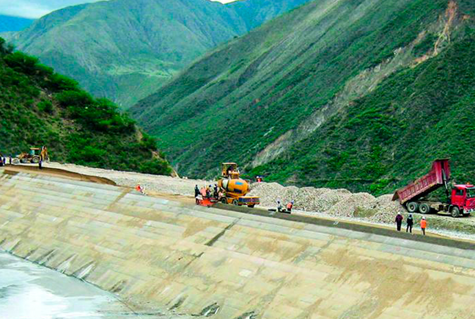 Lambán garantiza las grandes obras hidráulicas mientras Podemos llama a  “destruir�