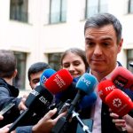 ESPAÑA: DECISIÓN DE PEDRO SÁNCHEZ SE TRATARÍA DE UNA ESTRATEGIA POLÍTICA PARA QUEDARSE EN EL PODER