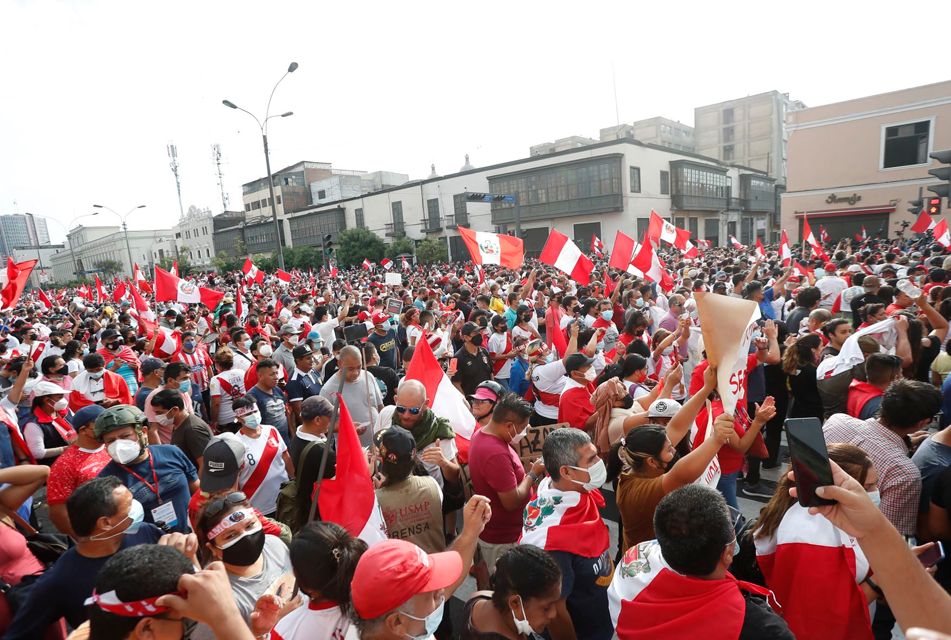 TRABAJADORES EXIGEN RESPETO A SUS DERECHOS LABORALES