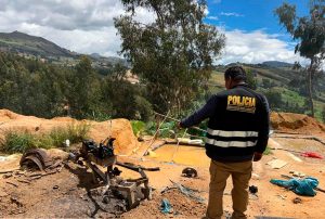 ESTADO DEBE COMBATIR CON TODA LA FUERZA DE LA LEY A LA MINERÍA ILEGAL EN PATAZ