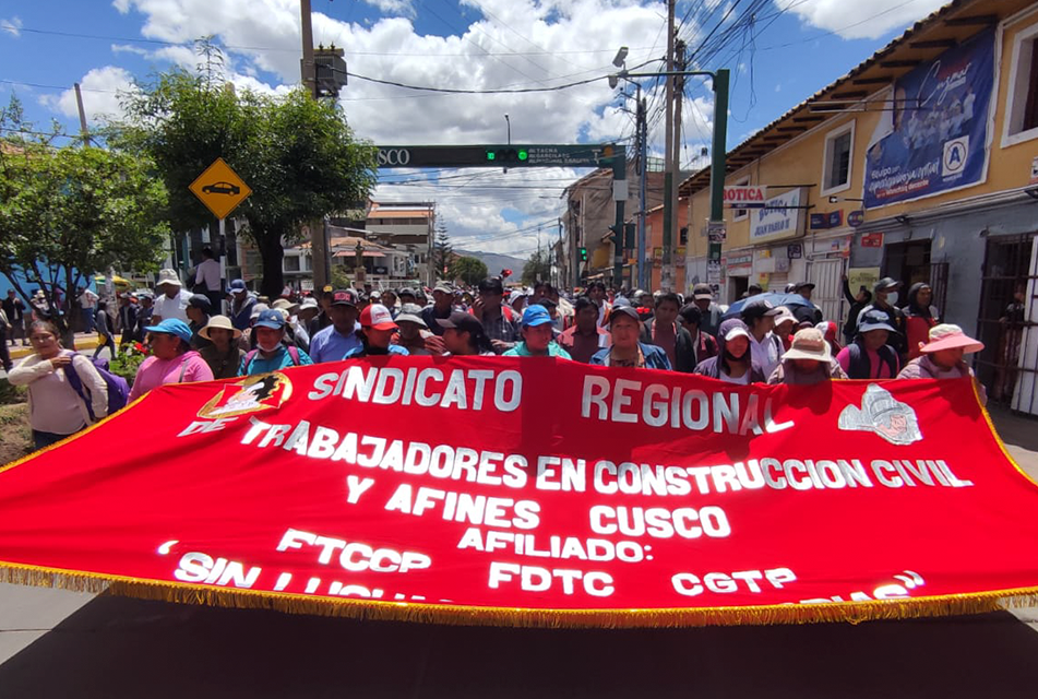 TRABAJADORES EN CONSTRUCCIÓN CIVIL DEL CUSCO EXIGEN AL GOBIERNO REGIONAL MAYOR EJECUCIÓN DE OBRAS