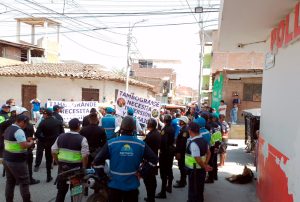 GREMIOS DE MOTOTAXISTAS MARCHAN EN TAMBOGRANDE DEMANDANDO INVERSIÓN PRIVADA Y GENERACIÓN DE EMPLEO