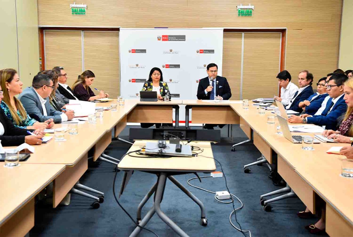LAMBAYEQUE: GOBIERNO REGIONAL BUSCA LA MEJORA DE LOS SERVICIOS DE  SALUD CON UNA INVERSIÓN DE MÁS DE 2 MILLONES DE SOLES