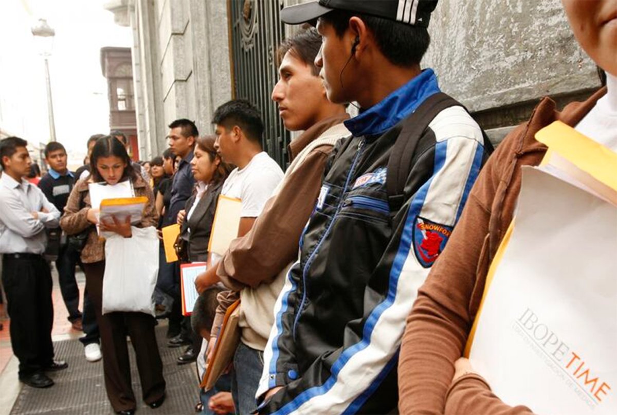 ES INVIABLE APLICAR UN SEGURO DE DESEMPLEO EN PERÚ