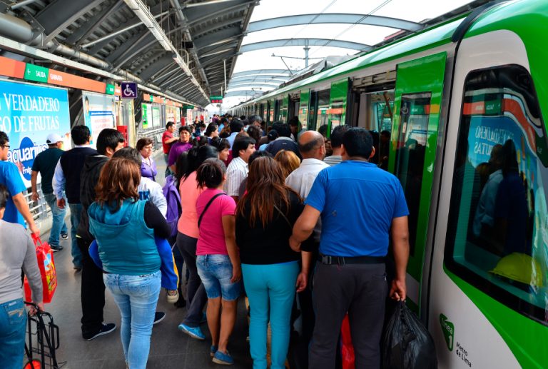 IPE: TRABAJADORES DESTINAN MÁS DE 100 MINUTOS EN MOVILIZARSE A SU CENTRO LABORAL
