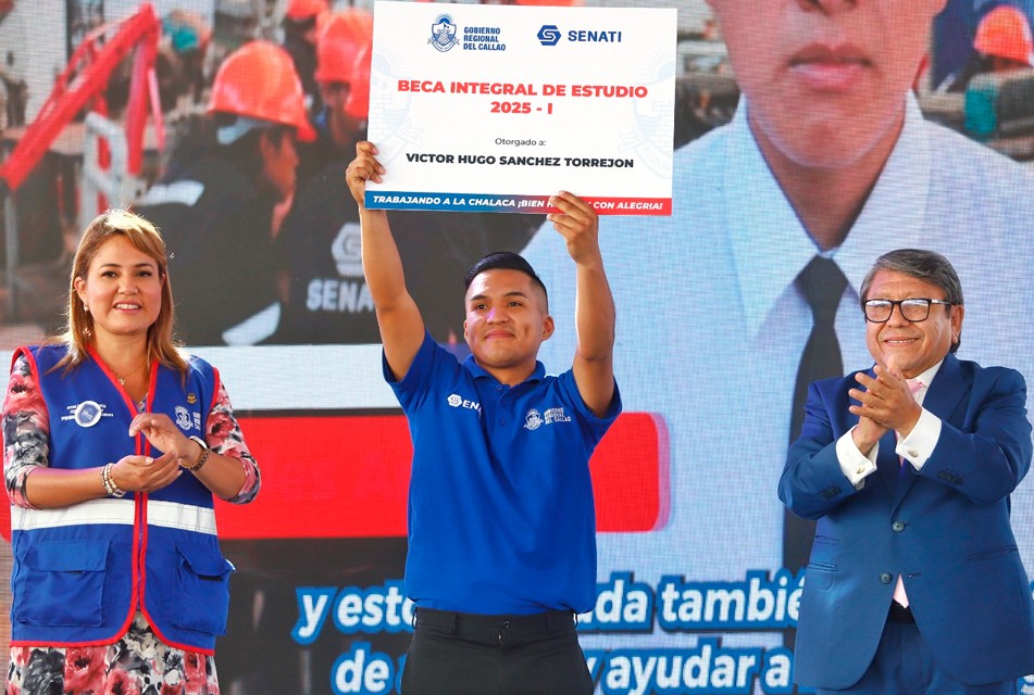GORE CALLAO ENTREGÓ BECAS INTEGRALES SENATI A 120 JÓVENES CHALACOS DE BAJOS RECURSOS