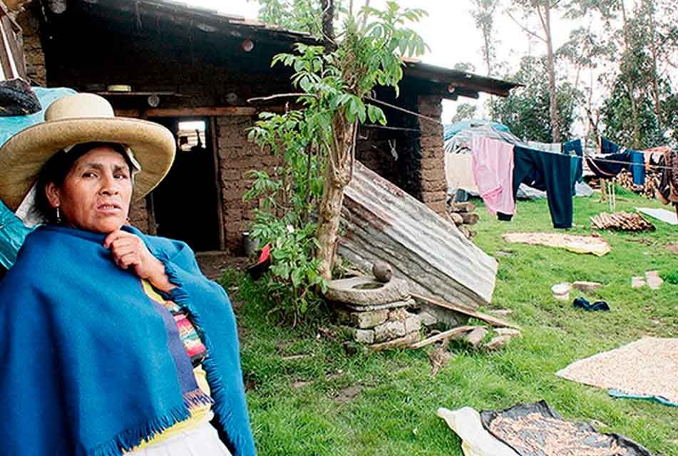 UNO DE LOS FACTORES POR LAS QUE PROSIGUE LA POBREZA Y POBREZA EXTREMA EN CAJAMARCA ES LA FALTA DE NUEVAS INVERSIONES