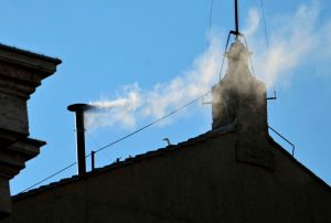 FUMATA BLANCA: YA SE ELIGIÓ AL NUEVO PAPA