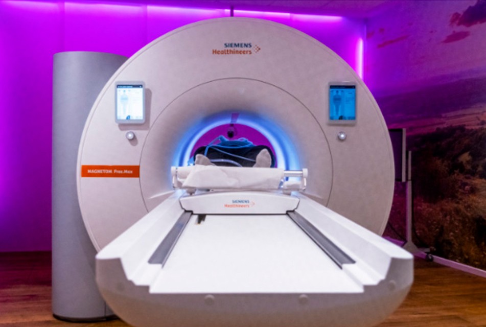 APURÍMAC: DONAN MODERNO RESONADOR MAGNÉTICO AL HOSPITAL DIOSPI SUYANA EN CURAHUASI