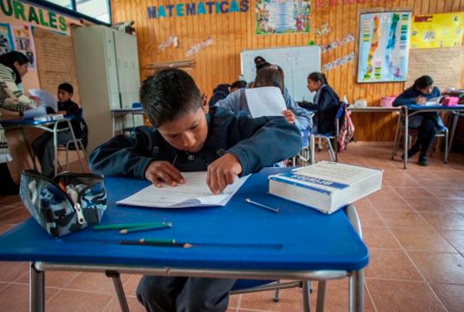 APRENDIZAJE SATISFACTORIO EN LECTURA Y  MATEMÁTICA NO TIENEN AVANCES SIGNIFICATIVOS