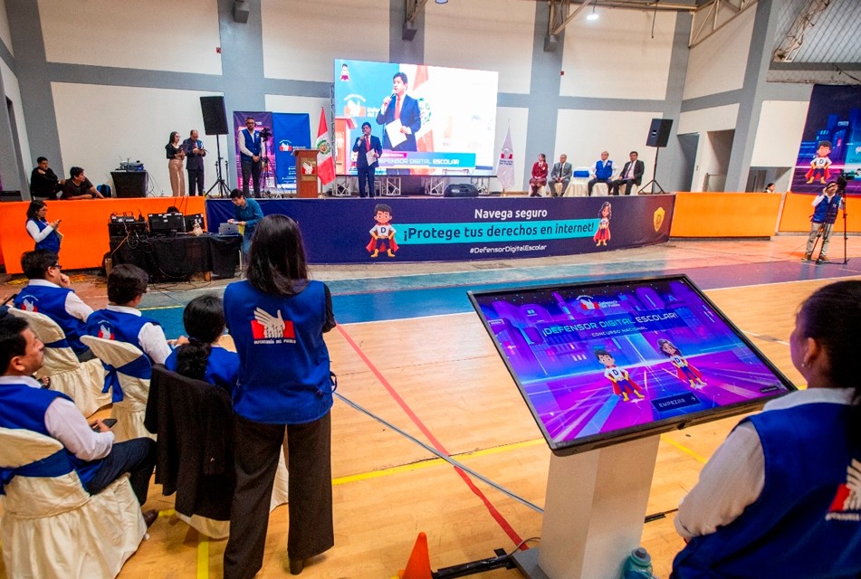 DEFENSORÍA DEL PUEBLO INICIA CONCURSO NACIONAL PARA PROTEGER A MENORES DE RIESGOS DIGITALES