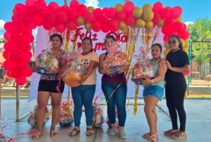 MÁS DE 100 MADRES DE CENTROS POBLADOS EN PAJARILLO RECIBEN CANASTAS Y SON AGASAJADAS POR SU DÍA