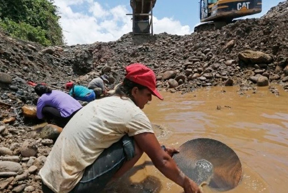 AFIRMAN QUE MÁS DEL 70 % DE PEQUEÑOS MINEROS QUE OPERAN EN CAJAMARCA SON ILEGALES