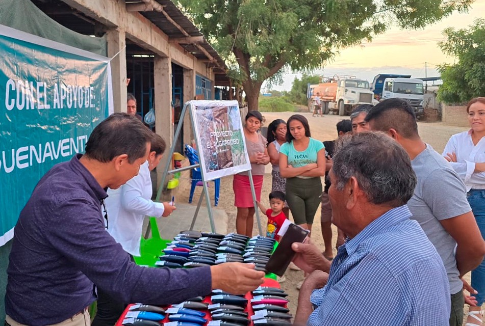 TAMBOGRANDE: CAMPAÑA BUENA SALUD ENTREGA LENTES GRATUITOS EN EL CARMEN Y OCOTO ALTO