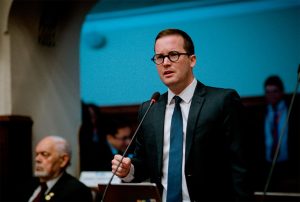 CONGRESISTA CAVERO: “ES UN ESPECTÁCULO LAMENTABLE QUE DELIA ESPINOZA SE ATRINCHERE EN EL CARGO Y NO RESPETE LA RESOLUCIÓN DE LA JNJ”