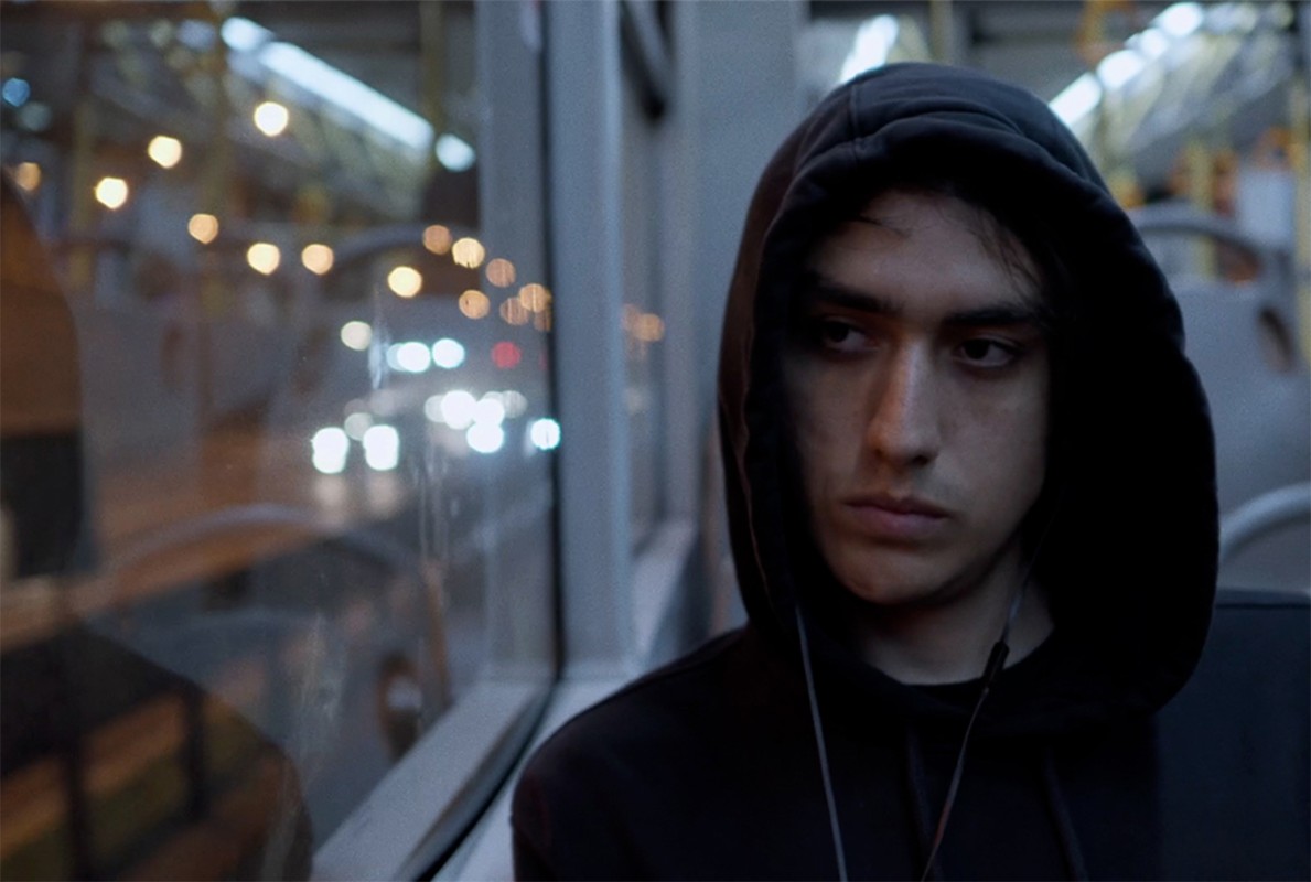 ANTHONY TYMCHUK: JOVEN CINEASTA PERUANO, GANA EN EL XVI FESTIVAL INTERNACIONAL DE CINE “AL ESTE 2025”