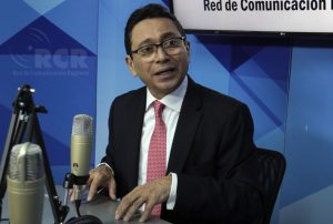 RESOLUCIÓN QUE SUSPENDE A BENAVIDES ES INSOSTENIBLE PERO LA CUMPLIRÁN