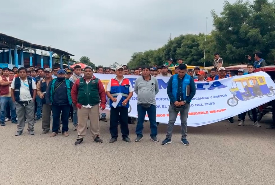 FEDERACIÓN DE MOTOTAXISTAS DE TAMBOGRANDE Y ANEXOS EXIGEN REORDENAMIENTO DEL TRANSPORTE