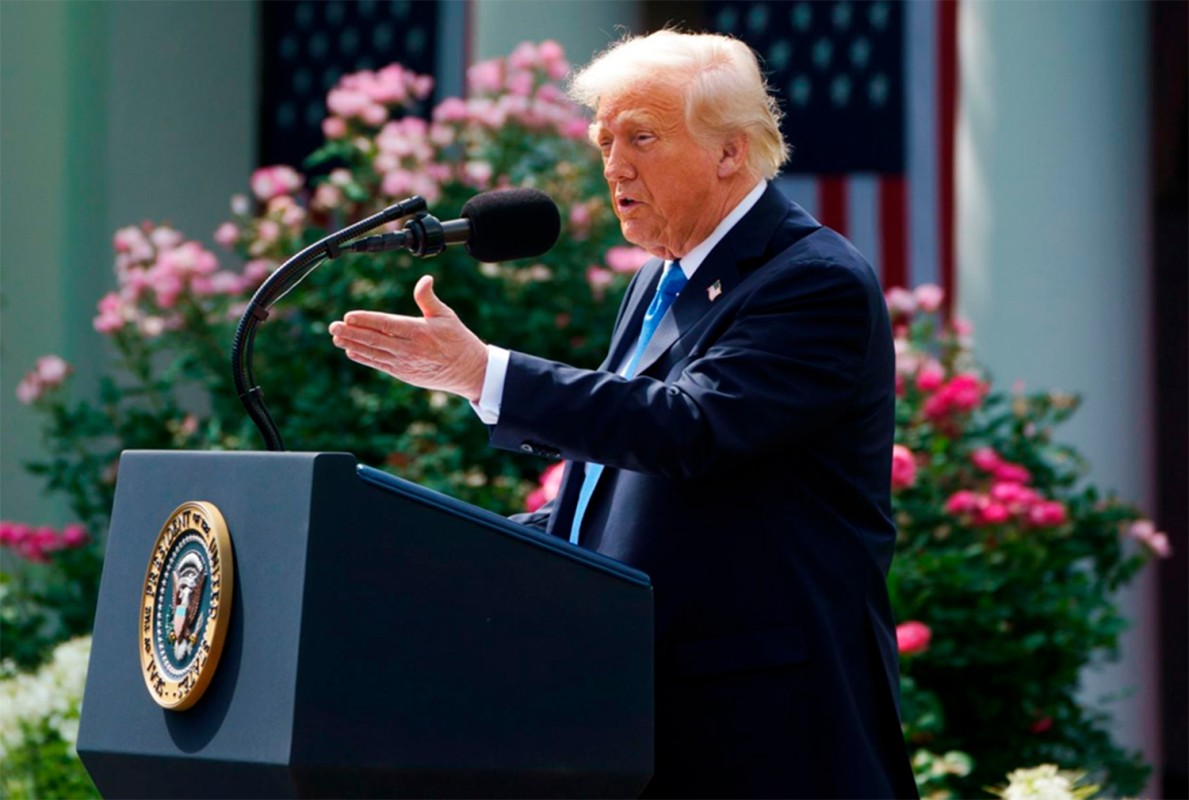 TRUMP PROHIBE LA ENTRADA A EE.UU. DE NACIONALES DE DOCE PAÍSES Y LIMITA LA DE OTROS SIETE