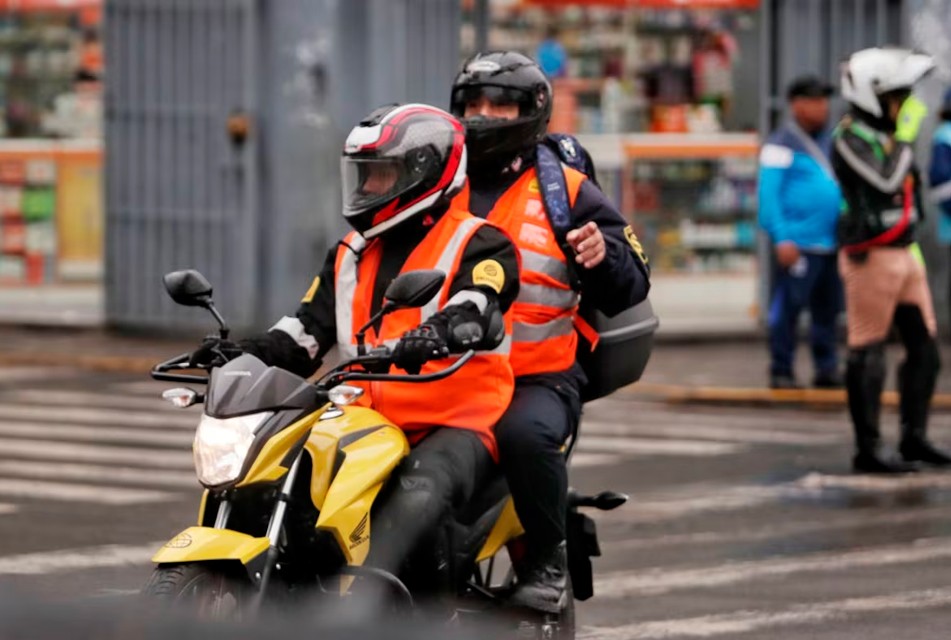 MOTOCICLISTAS SOLICITAN DEROGACIÓN DEFINITIVA DE LA NORMA QUE OBLIGA EL USO OBLIGATORIO DE CHALECOS