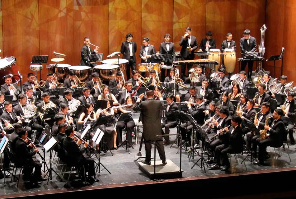 ARTE ITINERANTE: BANDA SINFÓNICA DE LA UNM SE PRESENTA EN DIVERSOS ESCENARIOS DEL PAÍS