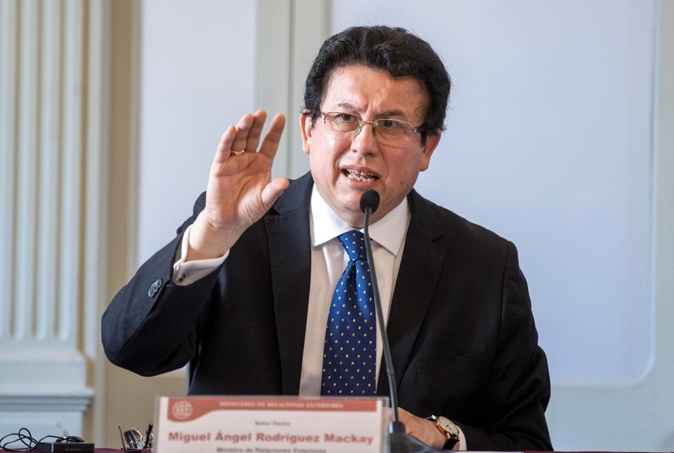 RODRÍGUEZ MACKAY: “EL CONFLICTO EN MEDIO ORIENTE CONTINÚA PESE AL ANUNCIO DE ALTO AL FUEGO”