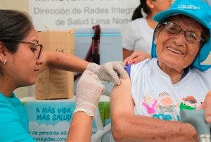 INSTAN A VACUNAR A ADULTOS MAYORES Y NIÑOS ANTE EL AUMENTO DE LOS CASOS DE NEUMONIA EN PIURA