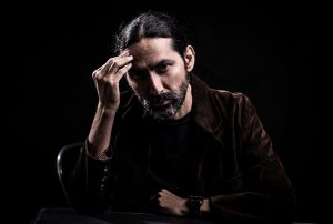 FIL LIMA 2025: STUART FLORES NOS MUESTRA LOS ESTRAGOS DE UN RÉGIMEN TOTALITARIO EN SU NUEVA NOVELA