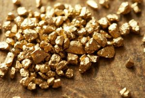 IPE: TENSIONES GEOPOLÍTICAS APUNTAN AL ALZA DEL ORO Y UNA MÍNIMA AFECTACIÓN PARA EXPORTACIONES DEL COBRE