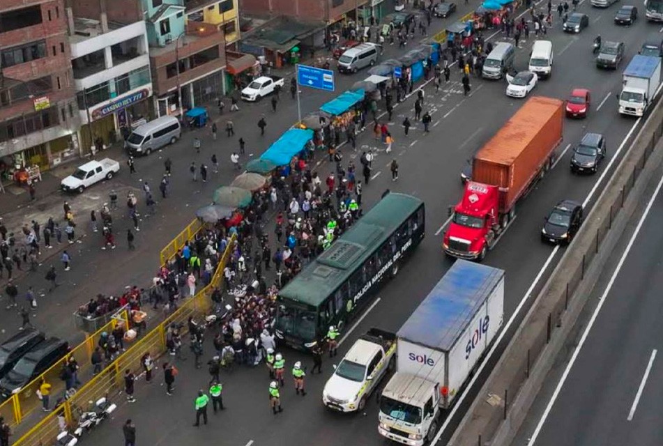 LA MOVILIZACIÓN DEL 28 DE JULIO ES UNA RESPUESTA POLÍTICA DEL PUEBLO POR EL MAL ACCIONAR DEL GOBIERNO