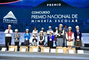 PERUMIN 37: PREMIO ESCOLAR RECIBE MÁS DE 400 POSTULACIONES EN SU CUARTA EDICIÓN