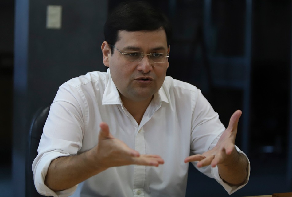 GOBERNADOR JORGE PÉREZ EXIGE DEFINICIONES AL EJECUTIVO SOBRE EL FUTURO DEL PROYECTO OLMOS