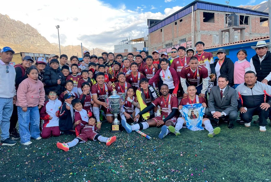 PASIÓN Y GOLES: EL CAMPEONATO DE FÚTBOL DE OYÓN PUSO LA NOTA DEPORTIVA A LAS FIESTAS PATRONALES