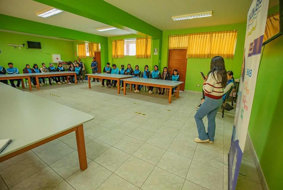 BECARIOS DIFUNDIRÁN PRÓXIMA CONVOCATORIA DE BECA 18 EN COLEGIOS DE SUS REGIONES