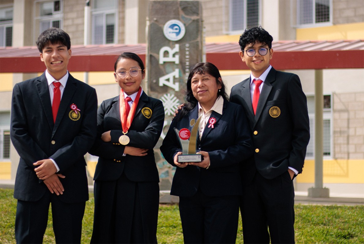 ESTUDIANTES DEL COAR TACNA GANAN MEDALLA DE BRONCE EN COMPETENCIA EN COREA DEL SUR
