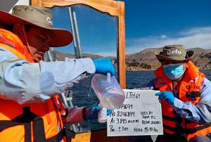 OEFA REALIZÓ MONITOREO DE CALIDAD DEL AGUA EN LA ZONA DE INFLUENCIA DE LOS UROS (PUNO)
