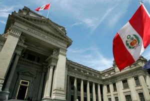 PENALISTA ALERTA SOBRE MANIPULACIÓN POLÍTICA EN EL SISTEMA JUDICIAL PERUANO