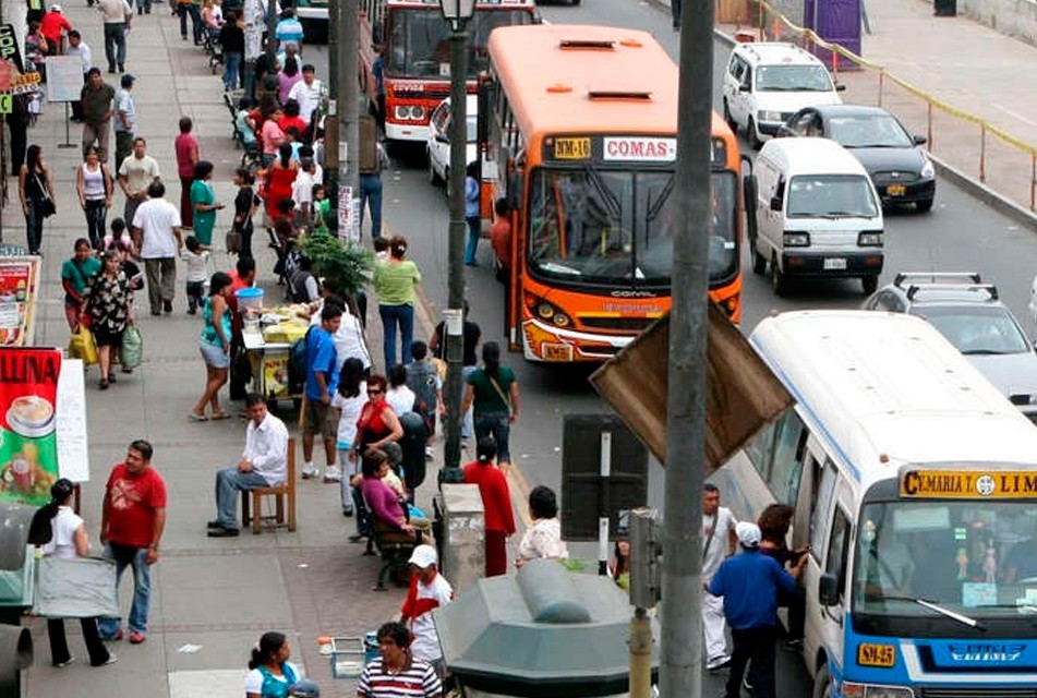 DEFENSORÍA DEL PUEBLO LIMA NORTE DEMANDA MAYOR COORDINACIÓN A PNP Y MUNI LIMA PARA ELIMINAR CAOS VEHICULAR EN AVENIDAS DE COMAS