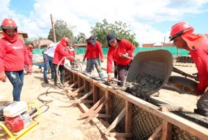 LLAMKASUN PERÚ: MINISTRO DE TRABAJO SUPERVISÓ CONSTRUCCIÓN DE PARQUE LA MERCED DE NESHUYA