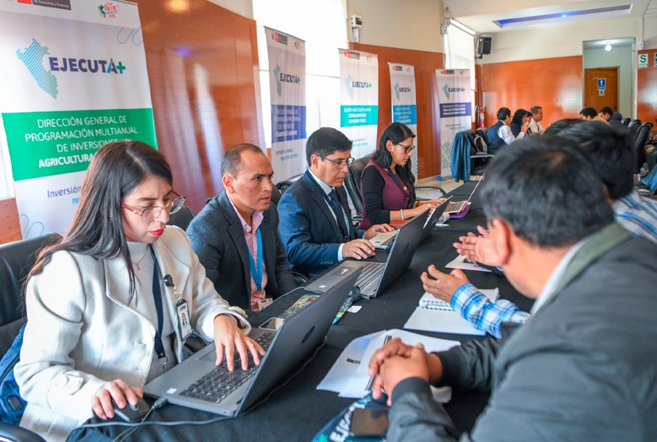 EQUIPOS MULTIDISCIPLINARIOS DEL MEF ASISTEN TÉCNICAMENTE A GOBIERNOS LOCALES DE ÁNCASH PARA MEJORAR EJECUCIÓN DE INVERSIONES