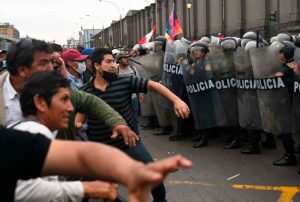 FERNANDO CASTILLO: HAY PREOCUPACIÓN POR LA MINERÍA ILEGAL  INESTABILIDAD POLÍTICA Y REGLAS CLARAS EN EL PAÍS.