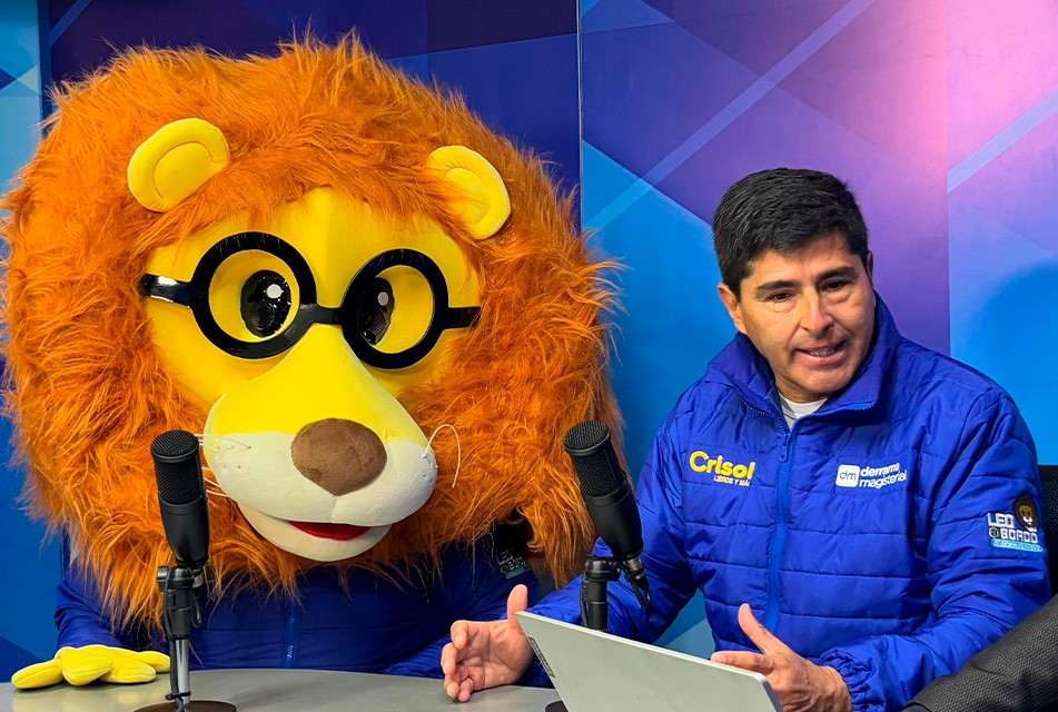 "LEO A BORDO" DE CRISOL-DERRAMA MAGISTERIAL Y SUTEP LLEVA LIBROS Y ARTE A LAS ESCUELAS
