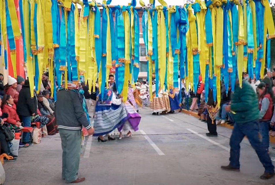 OYÓN: EL TRADICIONAL TORNEO DE CINTAS CULMINÓ CON LA QUEMA DE UN IMPRESIONANTE CASTILLO