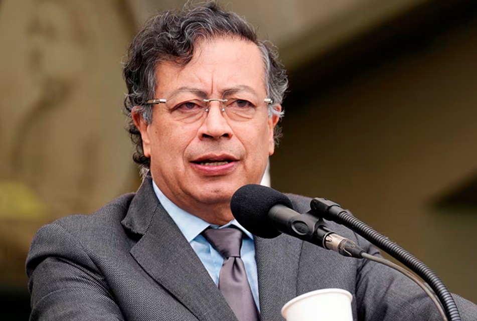 GUSTAVO PETRO TIENE MOTIVACIONES POLÍTICAS Y "OJERIZA" CONTRA EL PERÚ