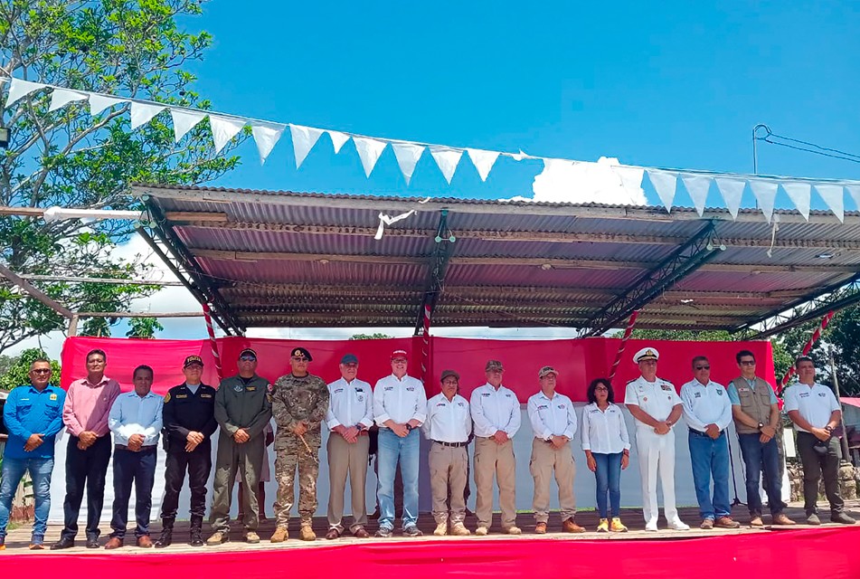GOBIERNO REAFIRMA SU COMPROMISO CON LA EDUCACIÓN EN EL DISTRITO SANTA ROSA DE LORETO