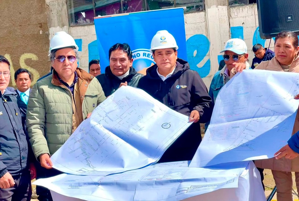 DESPUÉS DE 81 AÑOS, AGUA POTABLE LLEGA A PASCO