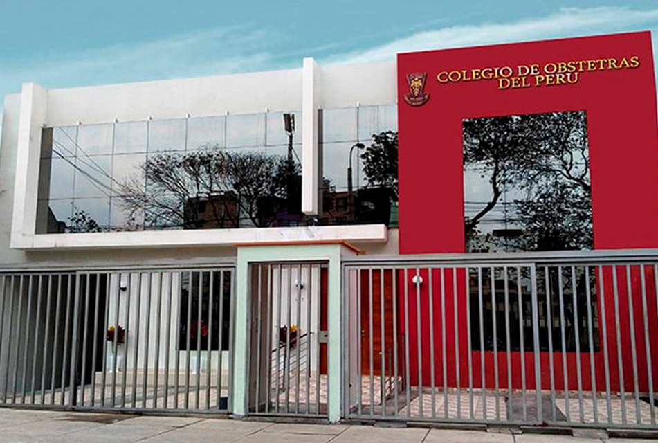 COLEGIO DE OBSTETRAS DEL PERÚ DENUNCIA SUPLANTACIÓN DE FUNCIONES Y ENTREGA DE COLEGIATURAS FALSAS